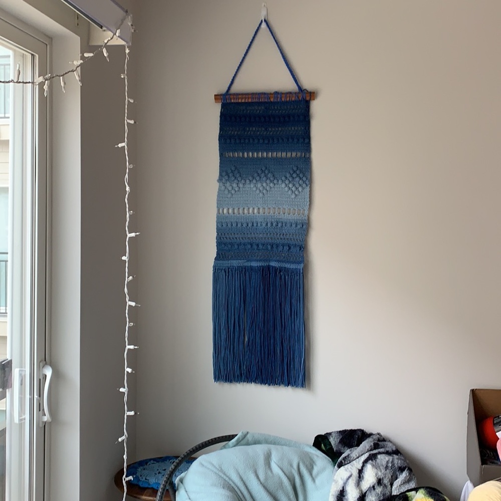 Blue ombré wall hanging - Picture 4 of 5